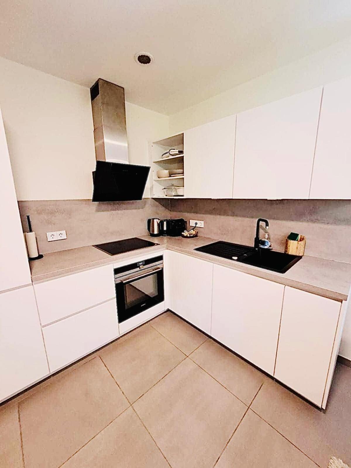 Beautiful Flat With Garden View, Terrace And Parking-105 Appartement Luxemburg